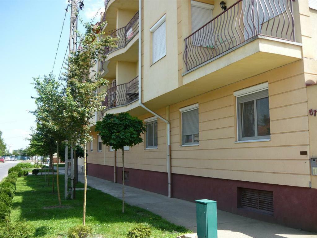 Sunrise 2 Apartment Hajduszoboszlo Exterior foto